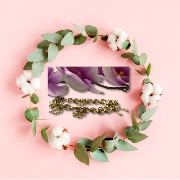 Vintage Good Luck Fashion Charm Bracelet - 6 1/2 Inches (EUC) - Picture 1 of 3